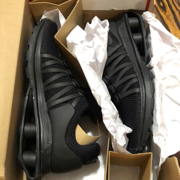 Nike Shoes - NIB Nike shox gravity